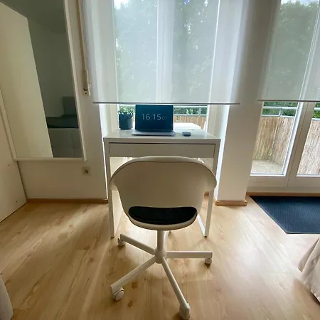 Stilvolles Mit Balkon, Kueche & Parkplatz - Zentrum