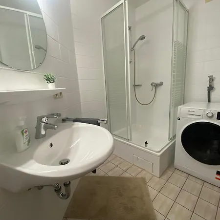 Apartament Stilvolles Mit Balkon, Kueche & Parkplatz - Zentrum Waldstetten (Ostalbkreis)
