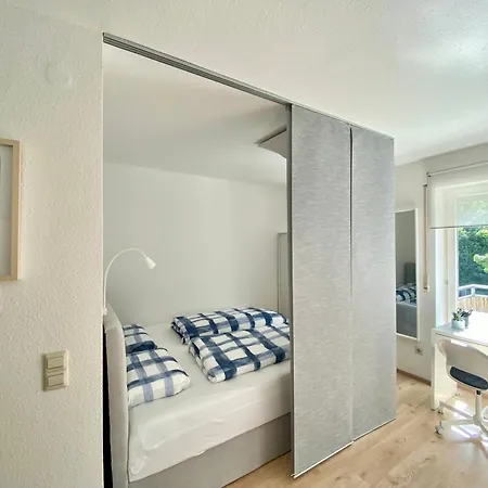 Apartament Stilvolles Mit Balkon, Kueche & Parkplatz - Zentrum *
