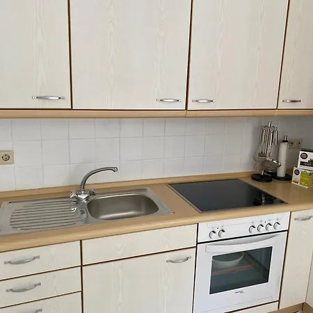 Stilvolles Mit Balkon, Kueche & Parkplatz - Zentrum *