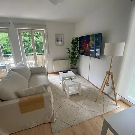 公寓 Stilvolles Mit Balkon, Kueche & Parkplatz - Zentrum Waldstetten (Ostalbkreis)