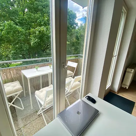 Stilvolles Mit Balkon, Kueche & Parkplatz - Zentrum Apartamento