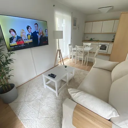 Stilvolles Mit Balkon, Kueche & Parkplatz - Zentrum 公寓