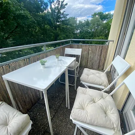 Stilvolles Mit Balkon, Kueche & Parkplatz - Zentrum *