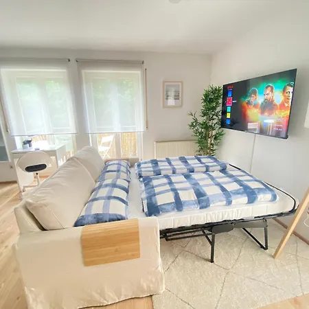 Stilvolles Mit Balkon, Kueche & Parkplatz - Zentrum * Waldstetten (Ostalbkreis)